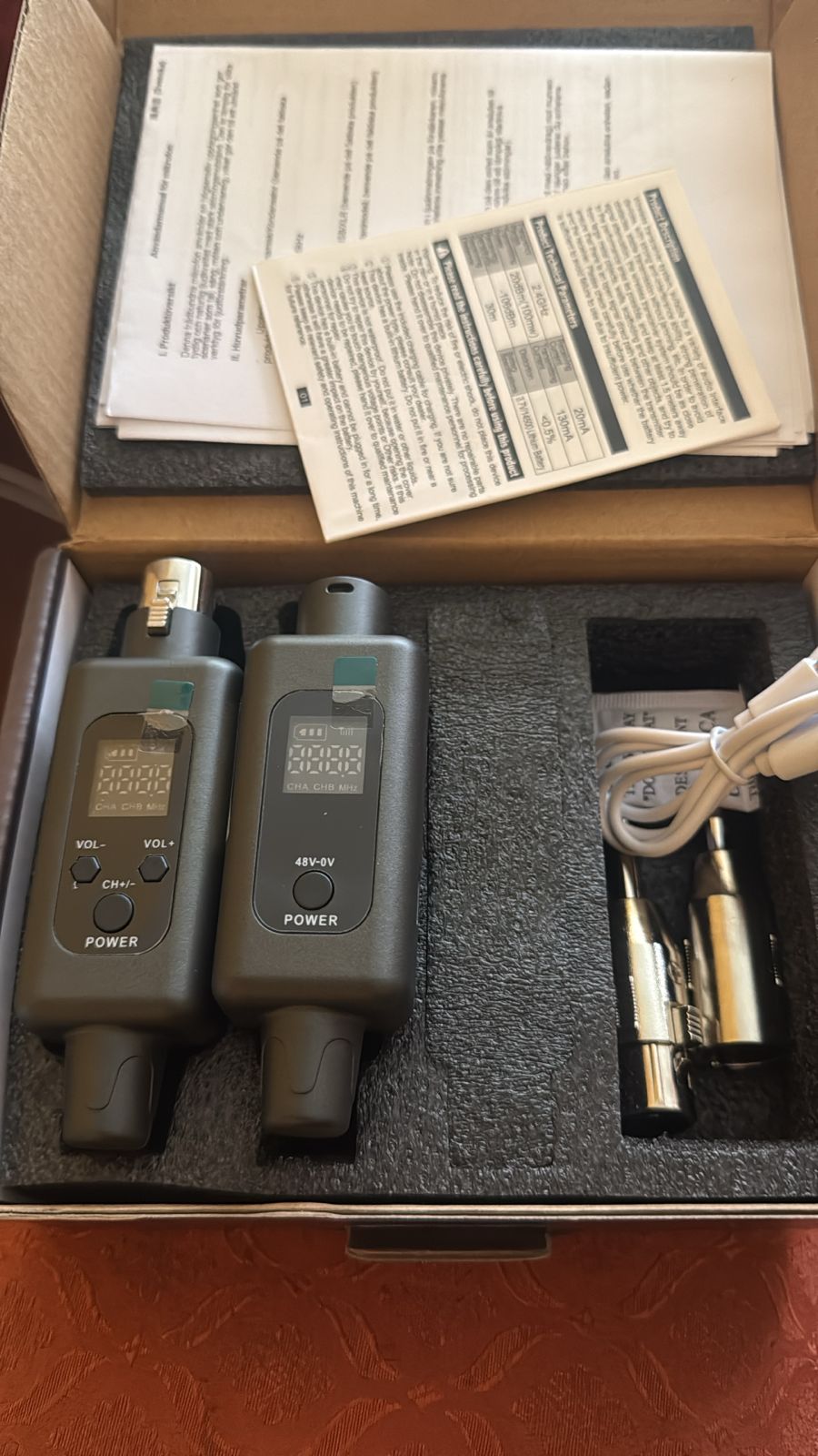 Sistema Inalambrico Profesional UHF para Microfonos - 1 Microfono
