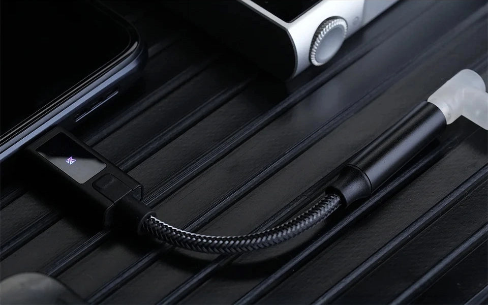 KZ AM02 conectado a un dispositivo USB-C
