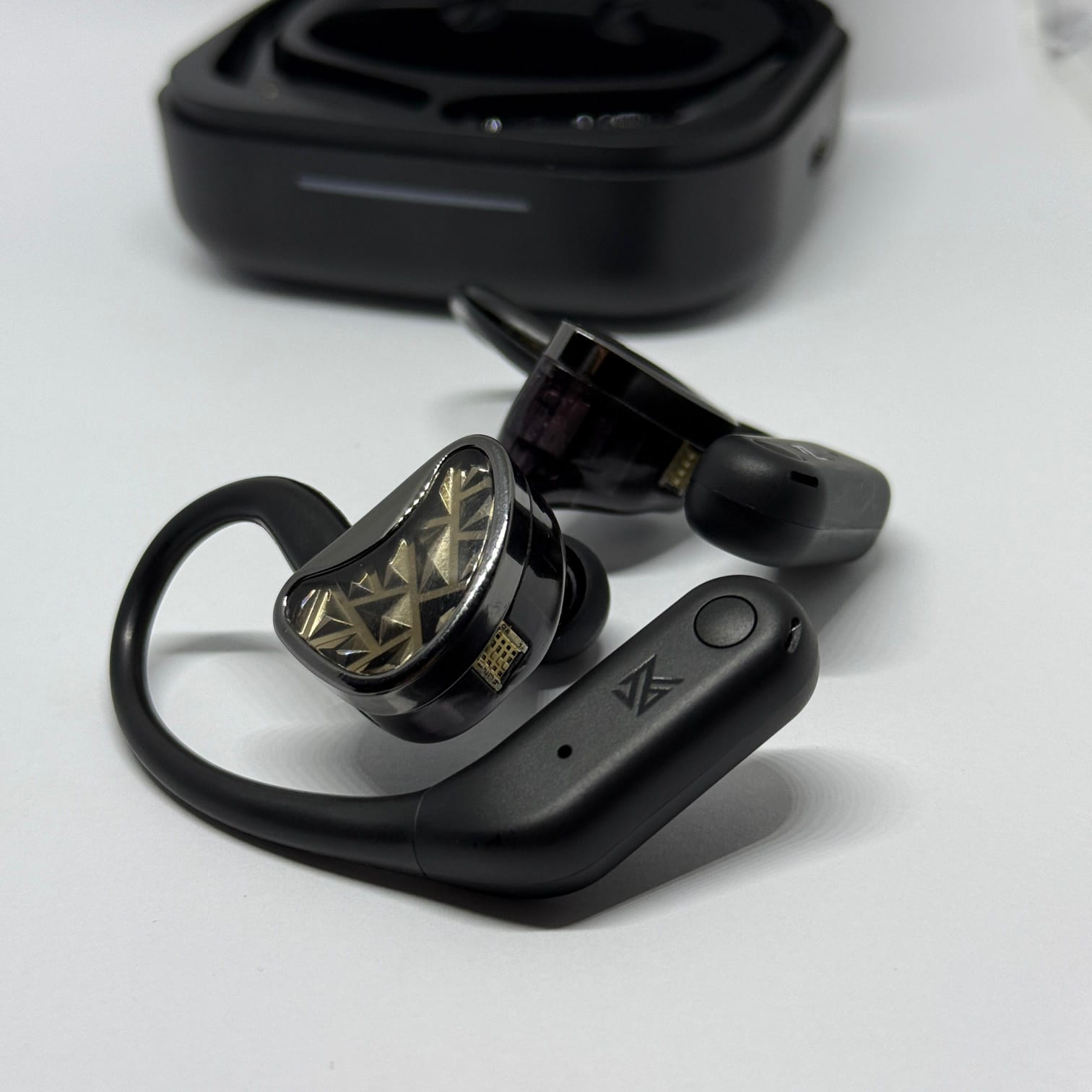 HEADPHONES AND BLUETOOTH MODULE (KZ AE01 PRO AND AS24)