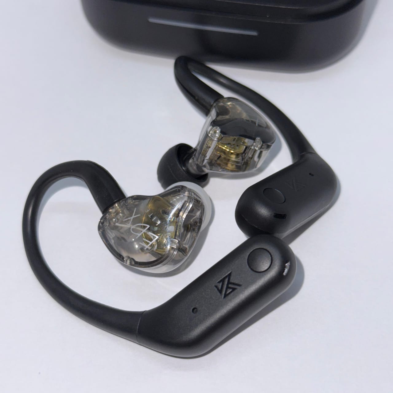 HEADPHONES AND BLUETOOTH MODULE (KZ AE01 PRO AND KZ EDX LITE)
