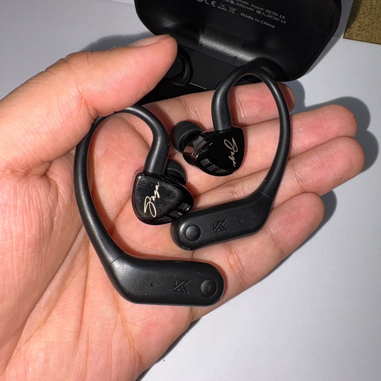 AUDÍFONOS Y MÓDULO BLUETOOTH (KZ AE01 PRO Y SAGA BASS)