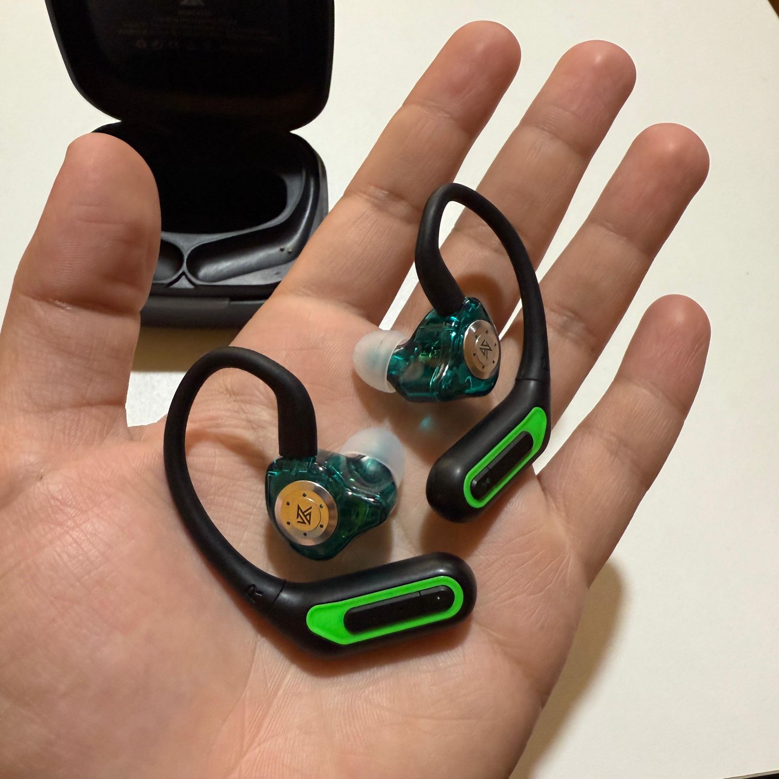 HEADPHONES AND BLUETOOTH MODULE (KZ AZ10 AND EDX PRO)